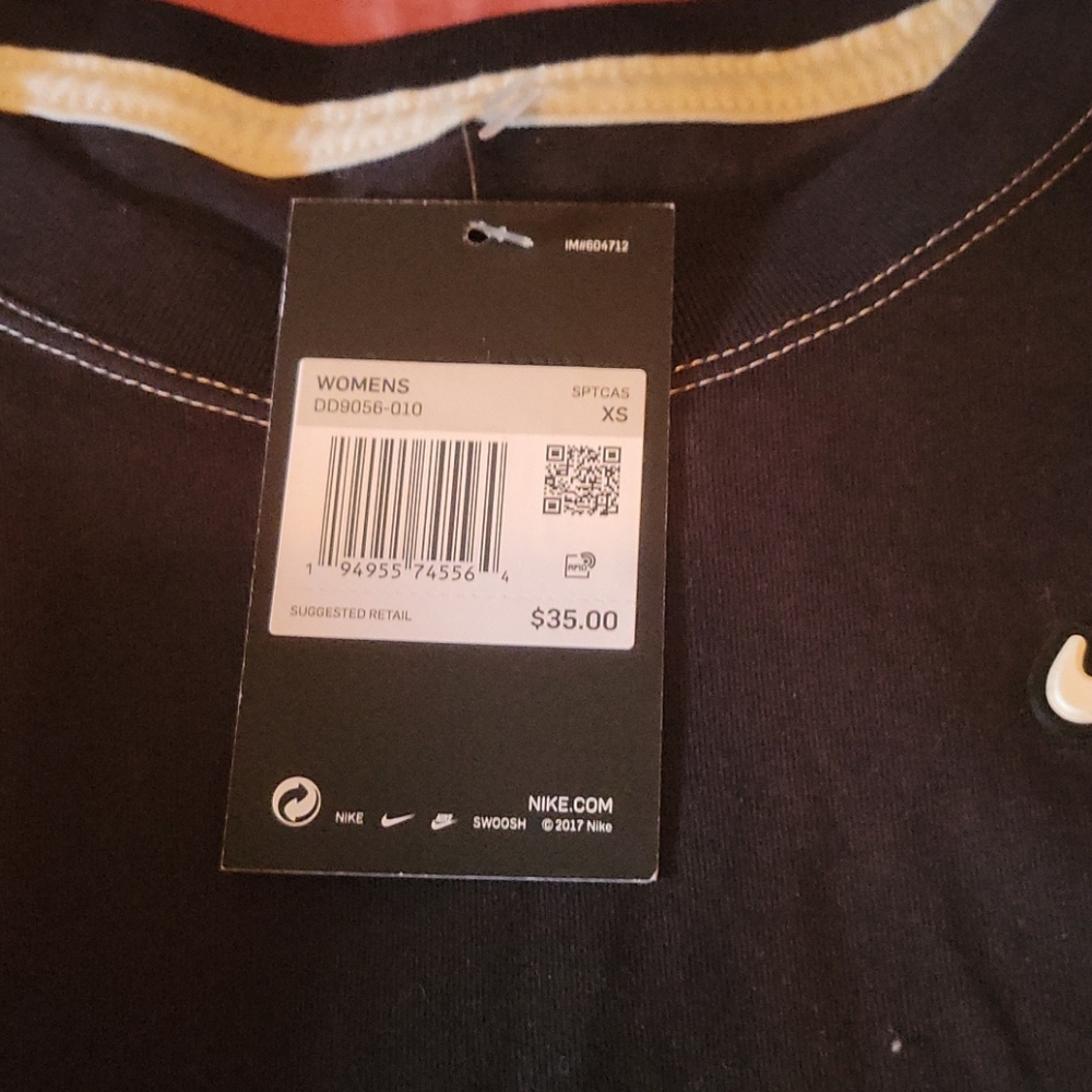 Nike - Picture 3 of 3